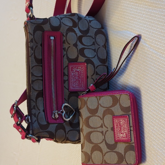 Coach Cross-Body & Matching Wristlet/Wallet - Picture 6 of 6
